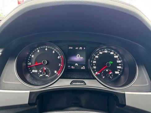 Used 2021 Volkswagen Atlas Cross Sport SEL image 19