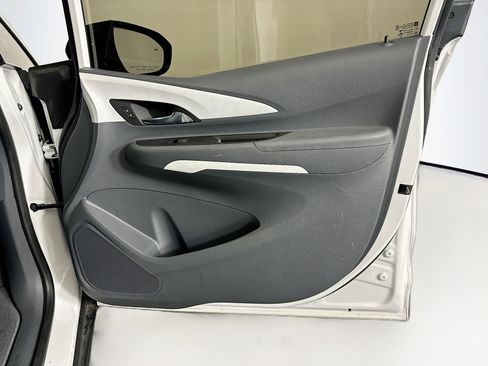 Used 2020 Chevrolet Bolt LT FWD image 31