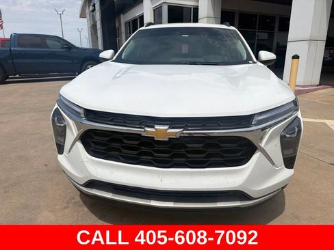 Used 2024 Chevrolet Trax LT w/ Driver Confidence Package FWD image 7