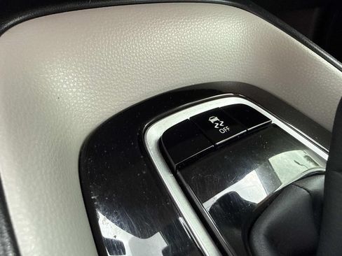 Used 2022 Toyota Corolla LE FWD image 30