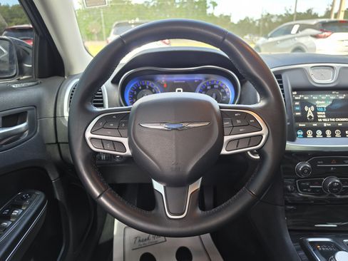Used 2018 Chrysler 300 Touring w/ Sport Appearance Package RWD image 18