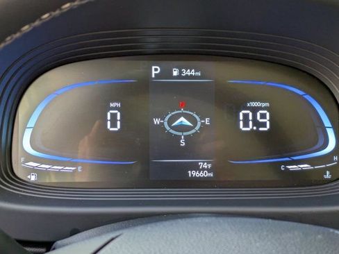 Used 2025 Hyundai Venue Limited FWD image 22