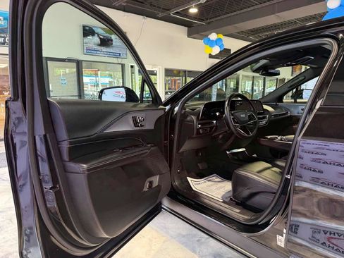 Used 2024 Cadillac Lyriq Tech w/ Driver Assist Package AWD/4WD image 31