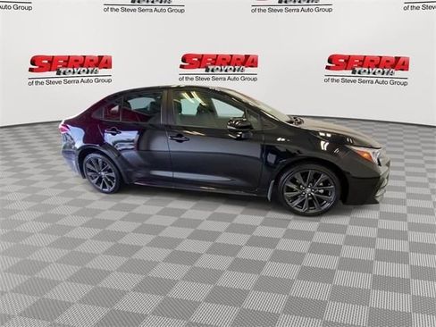 Certified 2025 Toyota Corolla SE image 3