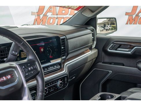 Used 2025 GMC Sierra 1500 SLT AWD/4WD image 37