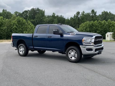 Used 2024 RAM 2500 Tradesman w/ Chrome Appearance Group AWD/4WD image 1