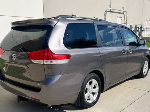 Used 2011 Toyota Sienna LE FWD image 7