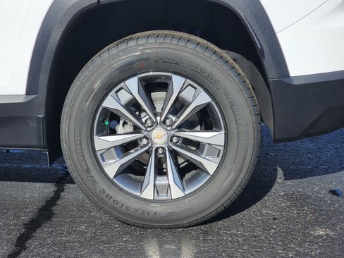 New 2026 Chevrolet Equinox LT w/ Convenience Package II image 10