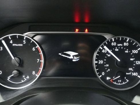 Used 2023 Nissan Rogue SV AWD/4WD image 18