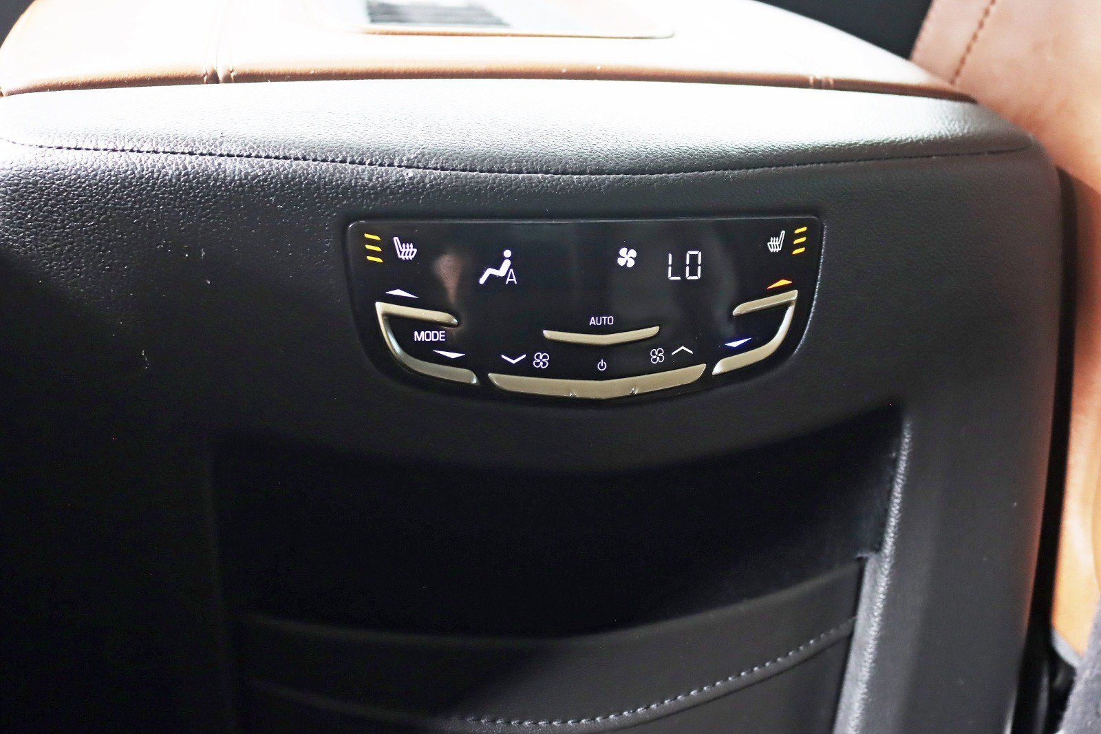 Used 2020 Cadillac Escalade Luxury AWD/4WD image 26