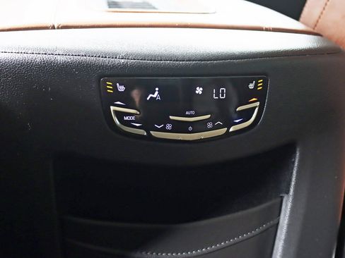 Used 2020 Cadillac Escalade Luxury AWD/4WD image 26