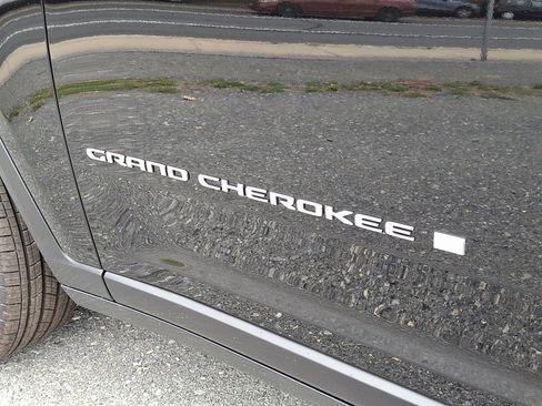 New 2025 Jeep Grand Cherokee L Limited w/ Trailer Tow Package image 5