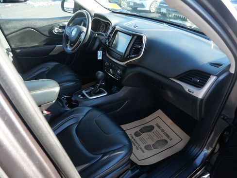 Used 2017 Jeep Cherokee Latitude w/ True North Edition image 28