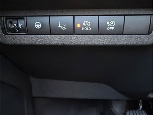 Used 2024 Nissan Ariya AWD image 31
