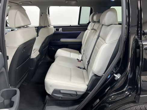 Used 2025 Hyundai Santa Fe Limited FWD image 28