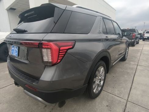 Used 2025 Ford Explorer Platinum image 7