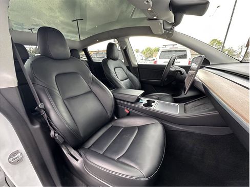 Used 2021 Tesla Model Y Long Range AWD/4WD image 15
