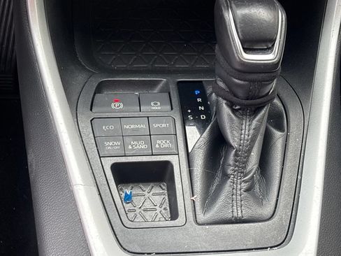 Used 2021 Toyota RAV4 XLE Premium AWD/4WD image 14