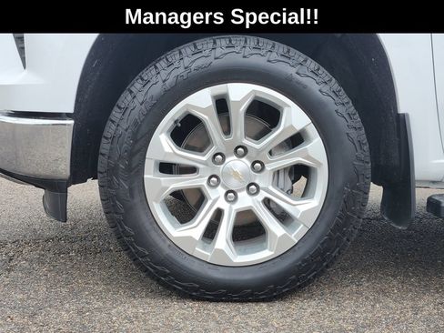Used 2024 Chevrolet Silverado 1500 LTZ AWD/4WD image 11