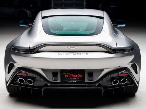 Used 2025 Aston Martin V8 Vantage Coupe RWD image 28