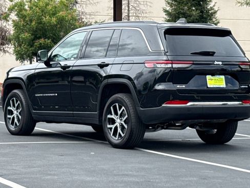 Used 2024 Jeep Grand Cherokee Limited AWD/4WD image 3