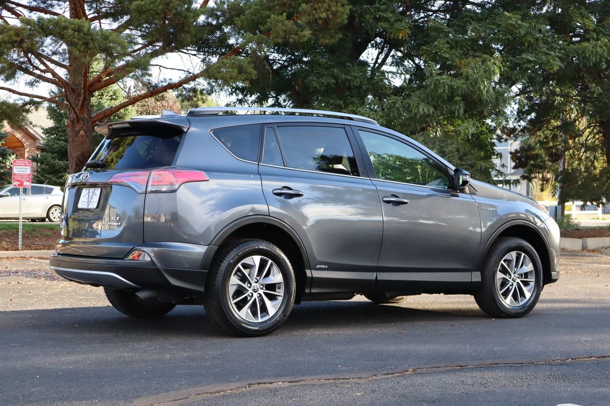 Used 2018 Toyota RAV4 XLE w/ Convenience Package AWD/4WD image 5