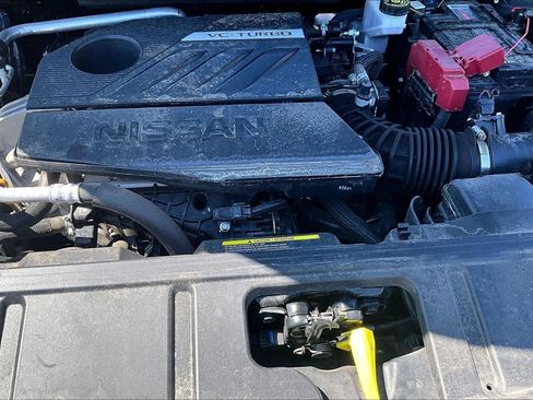 Used 2025 Nissan Rogue SV AWD/4WD image 10