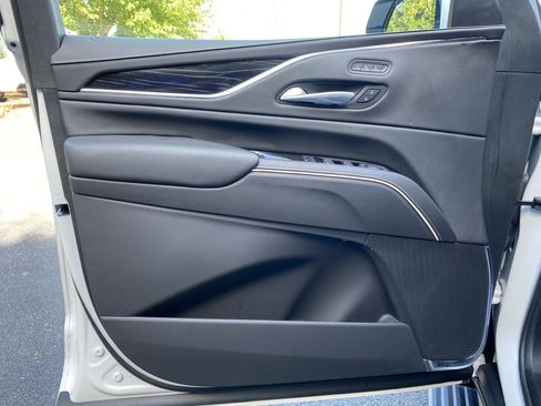 Used 2024 Cadillac Escalade V w/ LPO, ONYX Package image 15