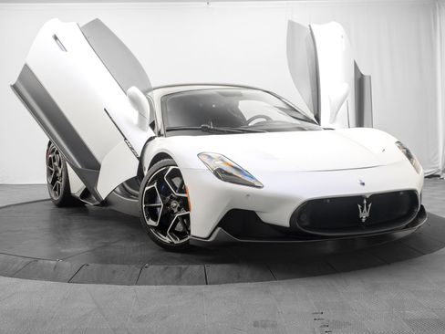 Used 2022 Maserati MC20 Coupe RWD image 10