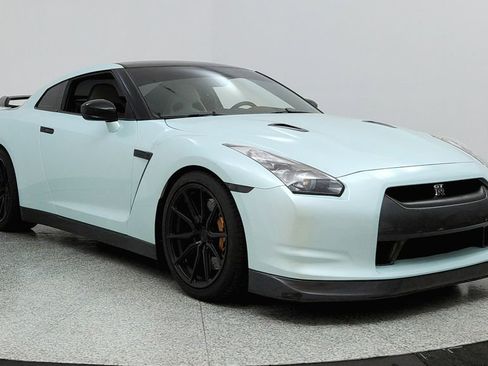 Used 2010 Nissan GT-R Premium image 7