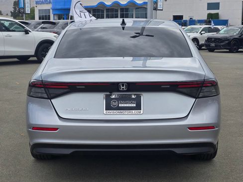 Certified 2025 Honda Accord SE image 6