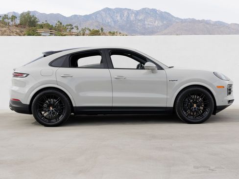 New 2026 Porsche Cayenne E-Hybrid Coupe image 8
