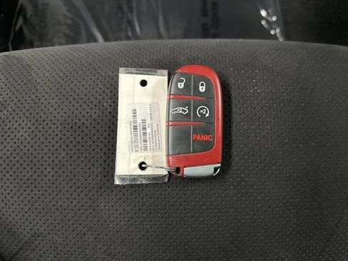 Used 2019 Dodge Challenger SRT Hellcat image 38