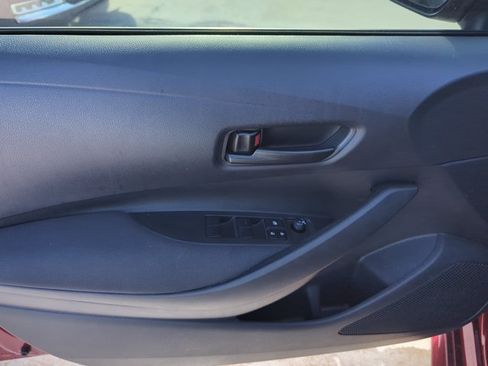 Used 2025 Toyota Corolla LE FWD image 9