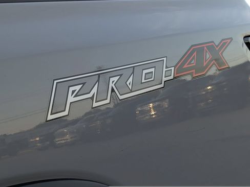 Used 2025 Nissan Frontier PRO-4X AWD/4WD image 38