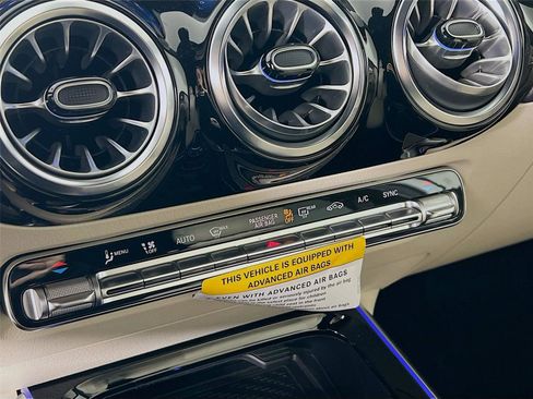 Used 2025 Mercedes-Benz GLA 250 4MATIC image 14