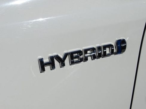 Used 2018 Toyota RAV4 LE image 18