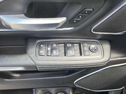 Used 2019 RAM 1500 Laramie AWD/4WD image 19