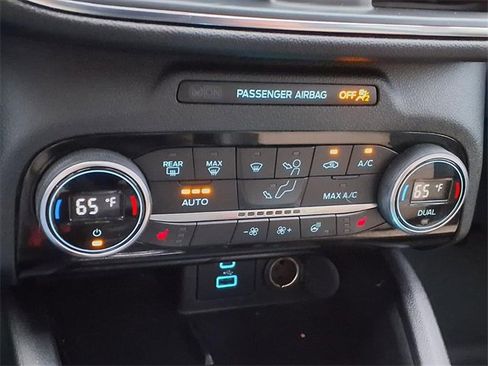 Used 2021 Ford Escape Titanium w/ Titanium Elite Package image 18