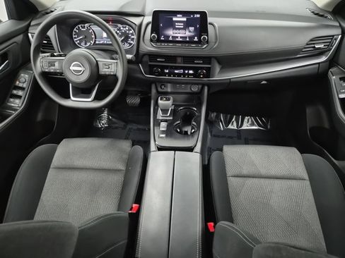 Used 2024 Nissan Rogue SV image 11