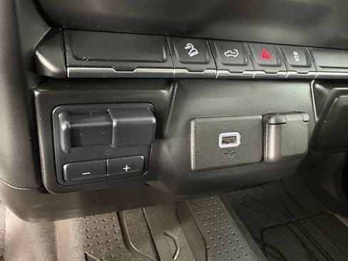 Used 2020 Chevrolet Silverado 1500 Custom Trail Boss w/ Custom Convenience Package AWD/4WD image 21