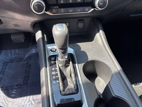 Used 2025 Nissan Altima 2.5 SV FWD image 40
