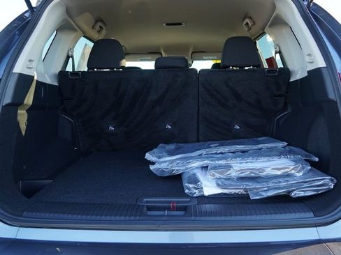 Used 2025 Nissan Rogue S image 39