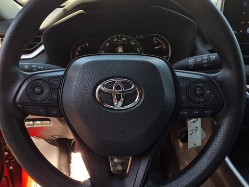 Certified 2025 Toyota RAV4 LE FWD image 14