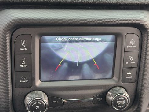 Used 2019 Jeep Wrangler Unlimited Sport AWD/4WD image 22