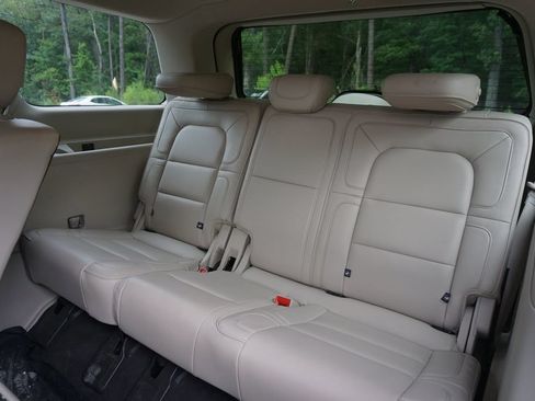 Used 2018 Lincoln Navigator Reserve w/ Technology Package AWD/4WD image 15