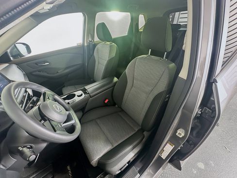 Used 2023 Nissan Rogue SV AWD/4WD image 12