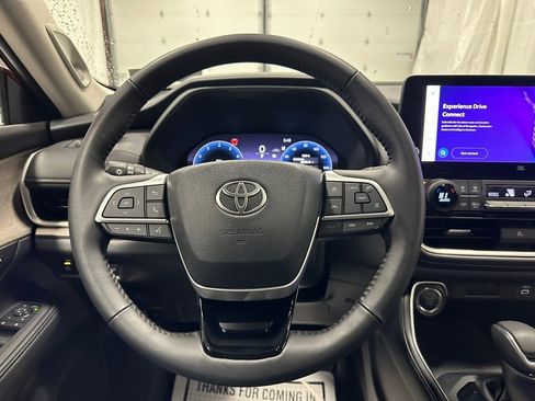 Used 2025 Toyota Grand Highlander Limited image 18