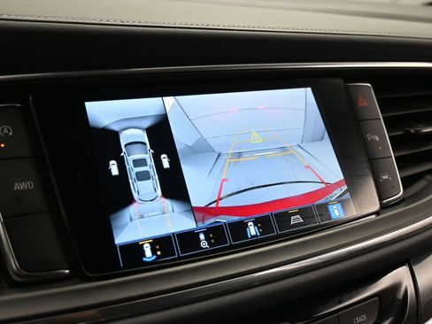 Used 2024 Buick Enclave Premium image 13