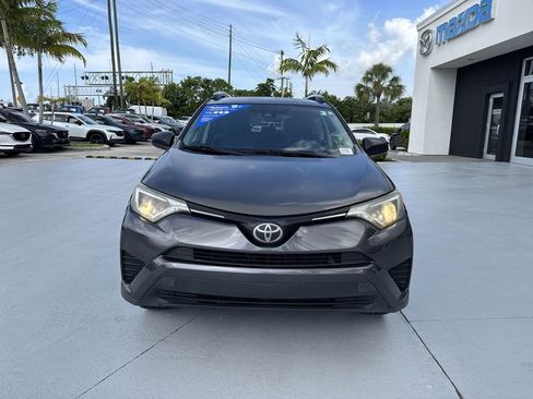 Used 2017 Toyota RAV4 LE FWD image 8